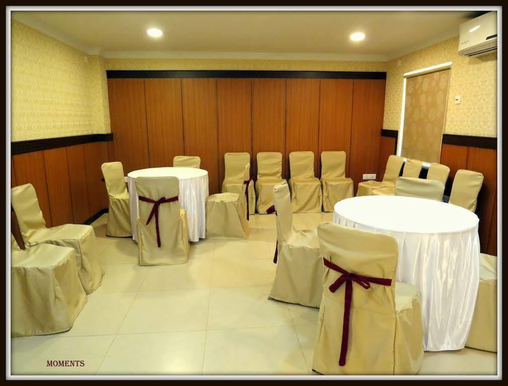 Hotel Moments Kalkutta Exterior foto