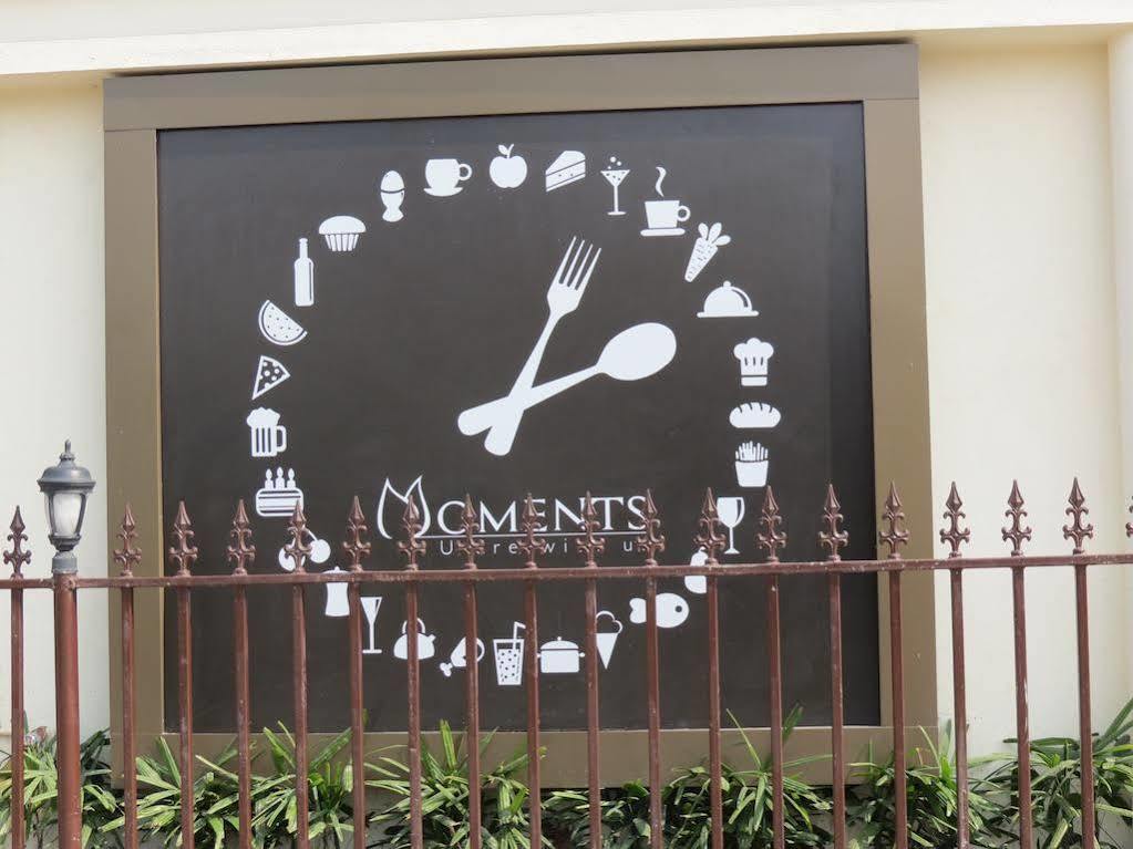 Hotel Moments Kalkutta Exterior foto